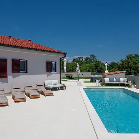 Beautiful In With Wifi Holiday home Mali Vareski