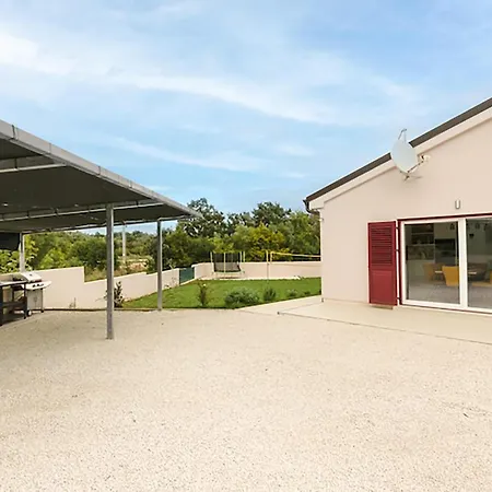 Dom wakacyjny Luxurious In Mali Vareški