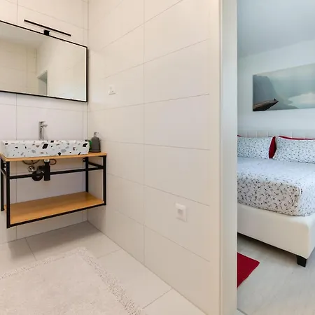 Luxurious In Mali Vareški