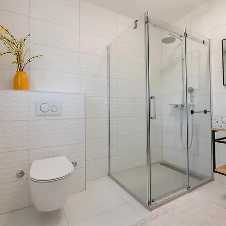 Luxurious In Mali Vareški